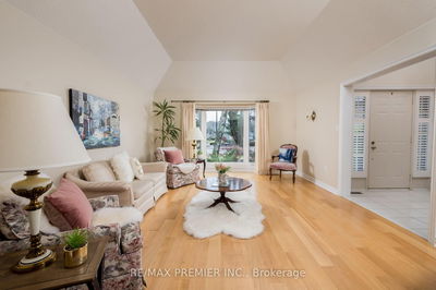 4011 Lantern Lane, Burlington - Shoreacres image-0-3