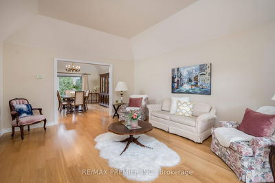 4011 Lantern Lane, Burlington - Shoreacres image-0-4