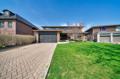 52 Courtsfield Cres, Toronto - Edenbridge-Humber Valley image-0-1
