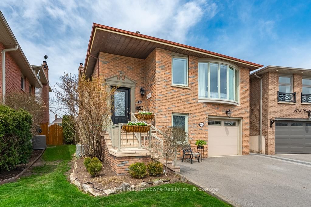 Detached House sold at 802 Coulson Avenue, Milton, TM Timberlea, L9T 4K4 - MLS: W12108981