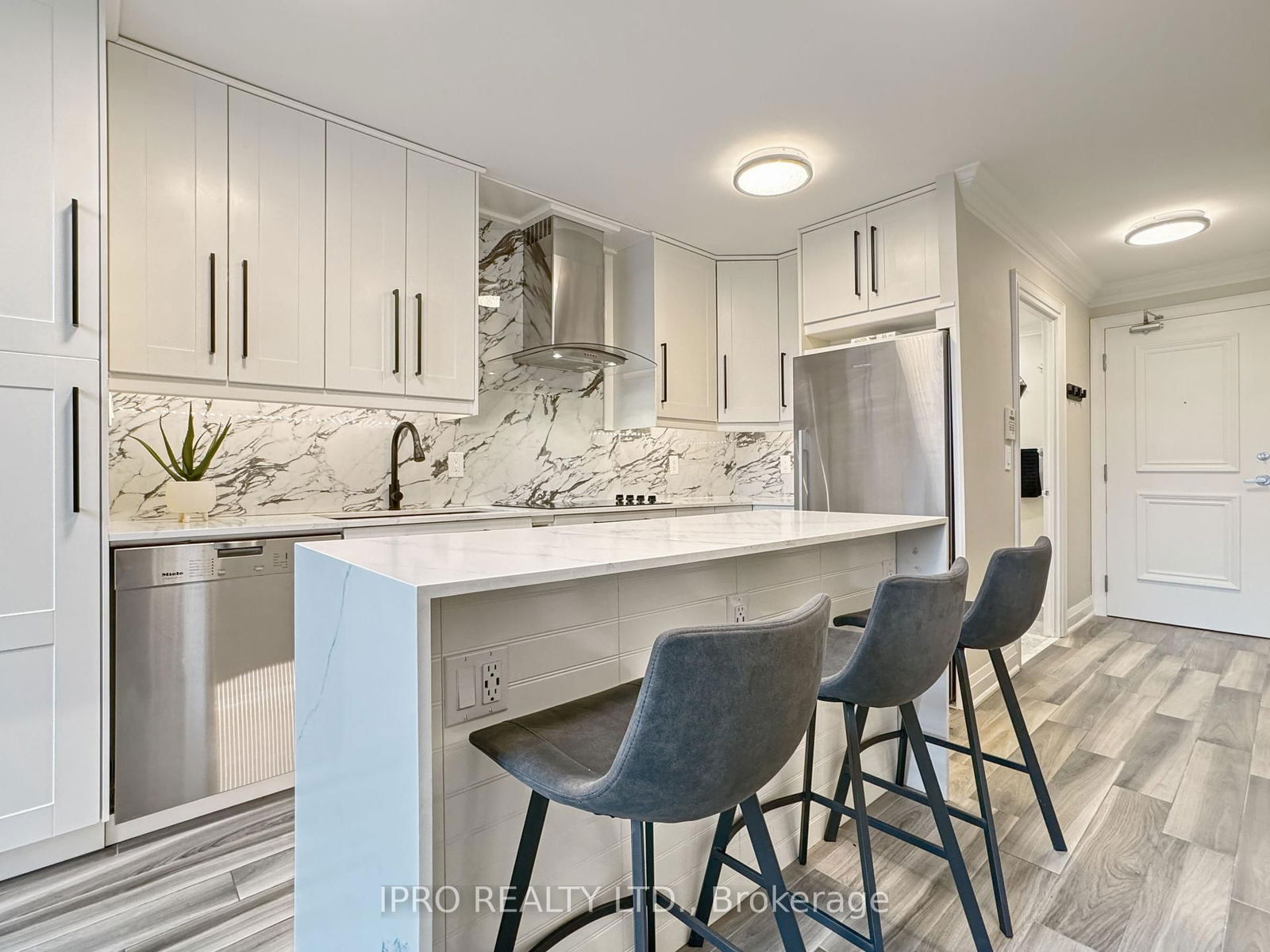 Condo for sale at 210-200 Manitoba Street, Toronto, Mimico, M8Y 3Y9 - MLS: W12109016