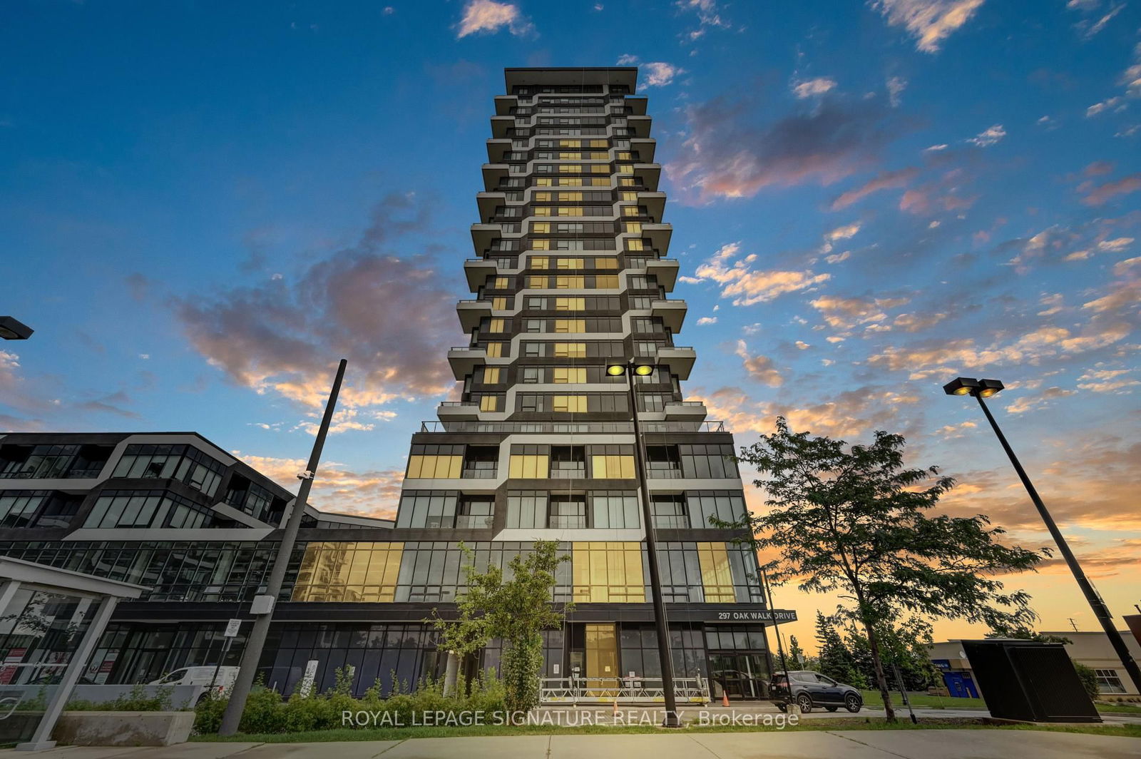 Condo for sale at 318-297 Oak Walk Drive, Oakville, RO River Oaks, L6H 3R6 - MLS: W12109114