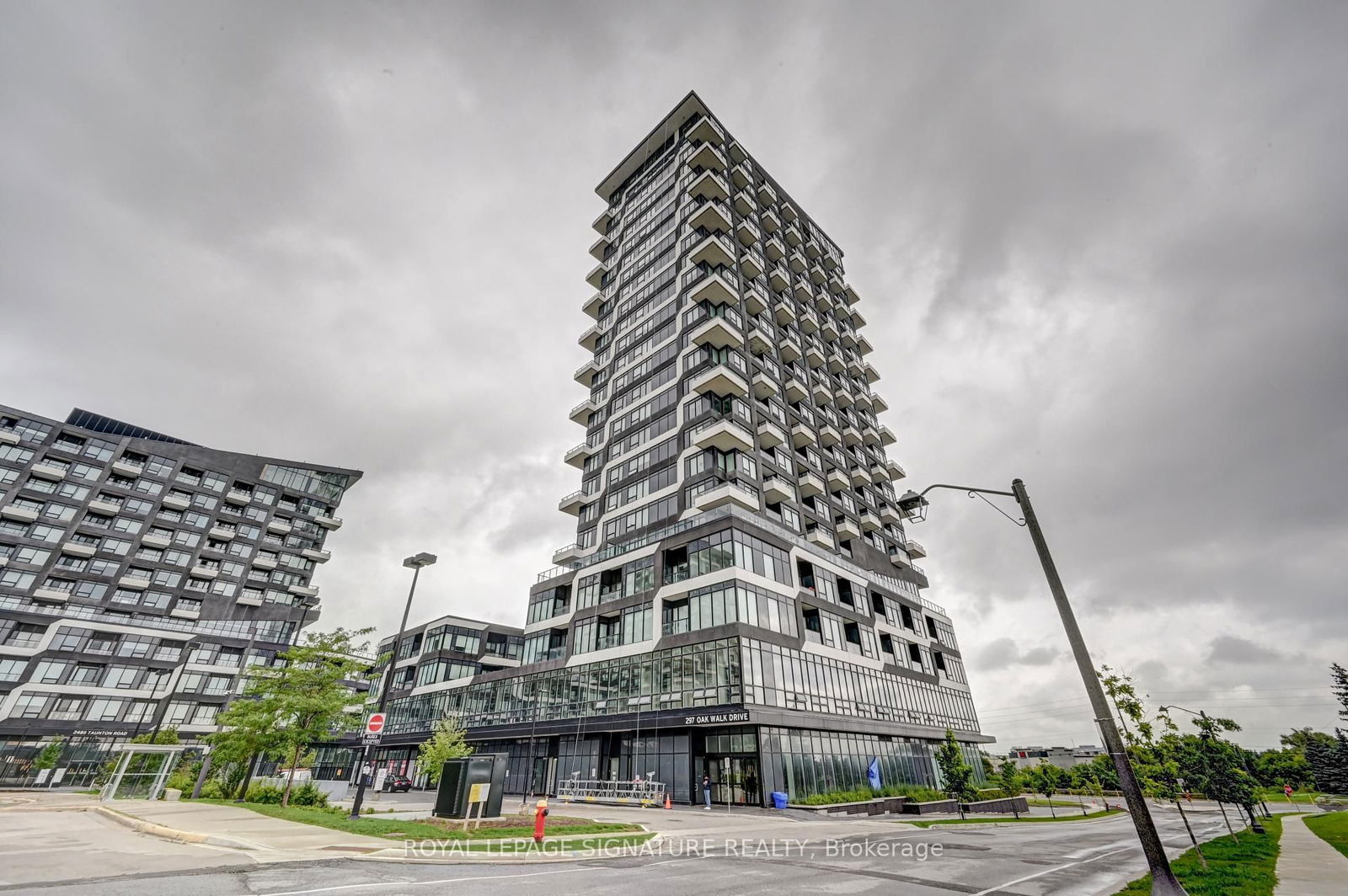 Condo for sale at 318-297 Oak Walk Drive, Oakville, RO River Oaks, L6H 3R6 - MLS: W12109114