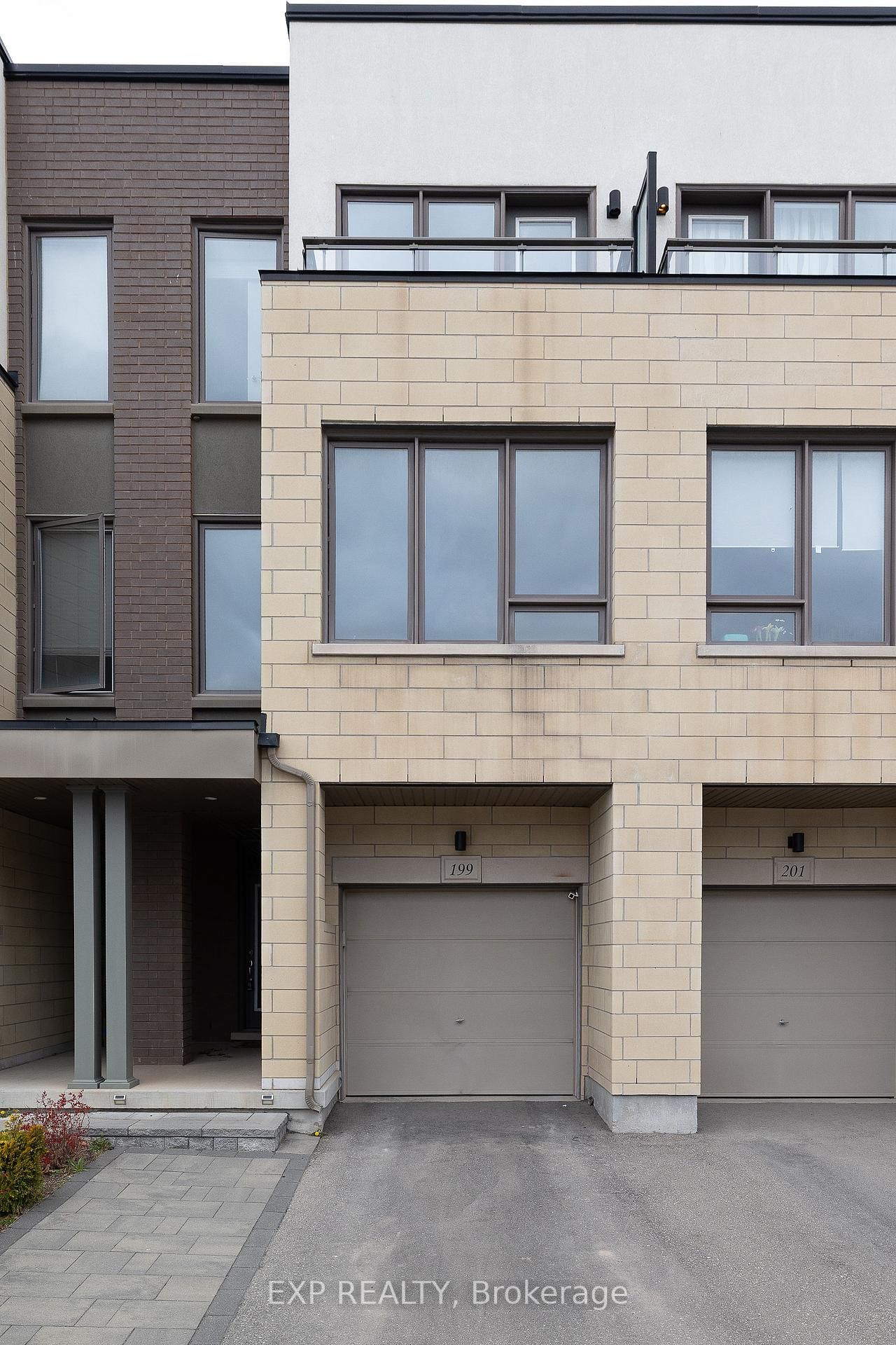 Townhouse for sale at 199 Sabina Drive, Oakville, GO Glenorchy, L6H 0W3 - MLS: W12109133