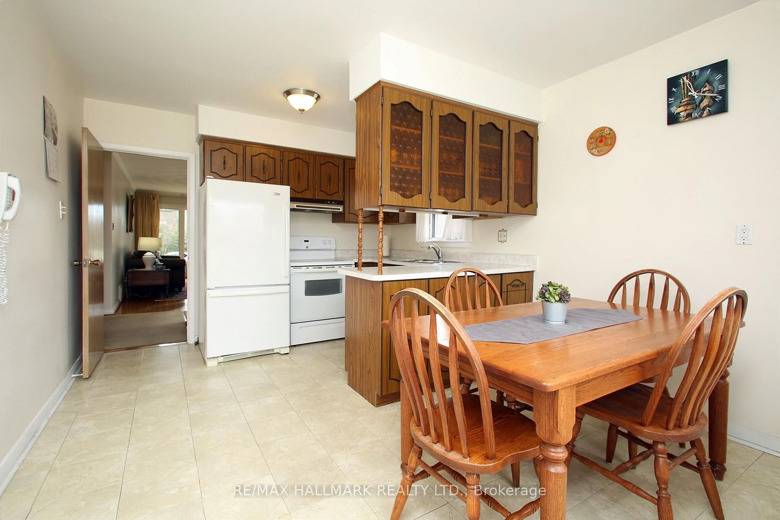 Detached House leased at 32 Littlewood Crescent, Toronto, Eringate-Centennial-West Deane, M9C 4A8 - MLS: W12109150