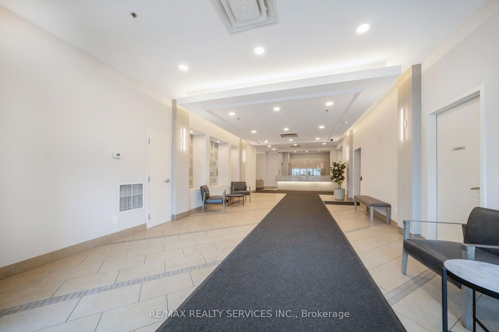 Condo for sale at 303-9 George Street, Brampton, Downtown Brampton, L6Y 1P4 - MLS: W12109172
