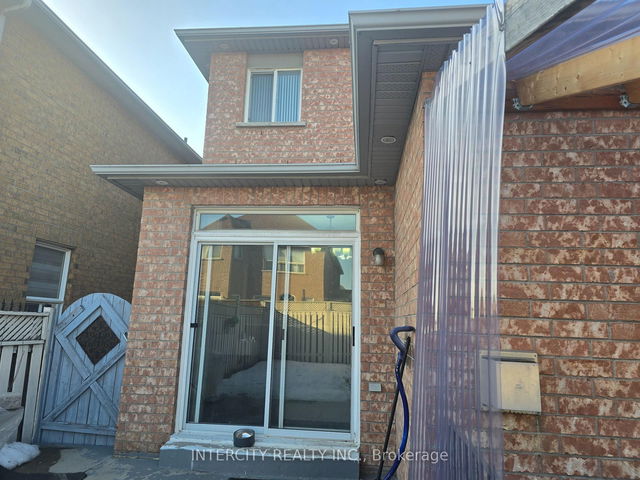 27 ZIA DODDA Crescent