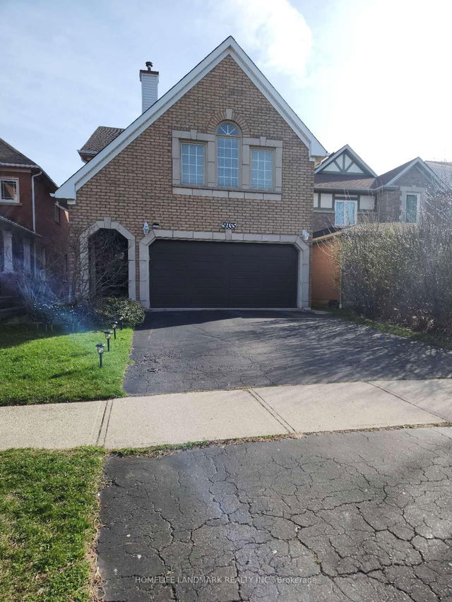 5935 Leeside(Lower) Crescent