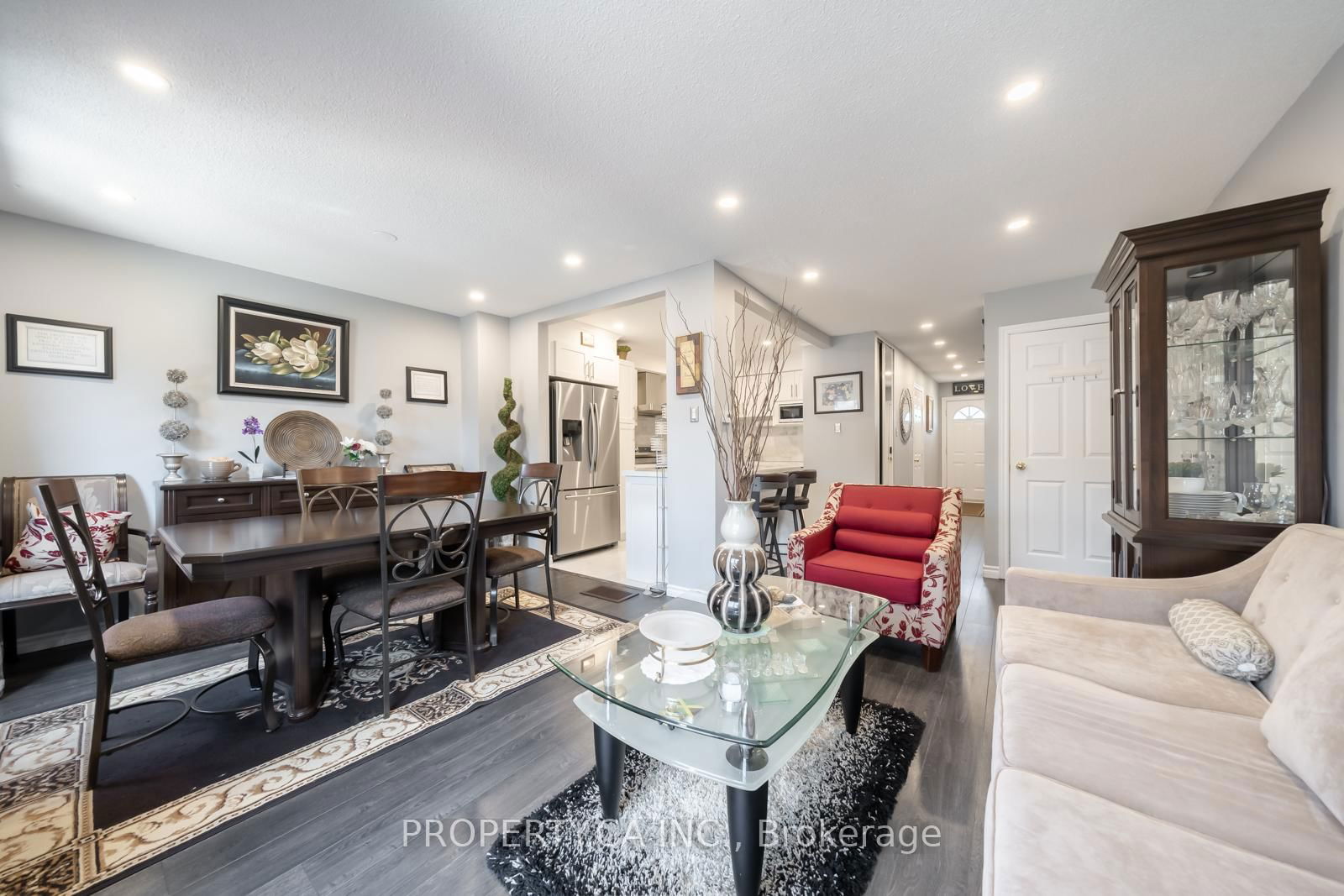 Townhouse for sale at 64 Dawson Crescent, Brampton, Brampton North, L6V 3M6 - MLS: W12109581