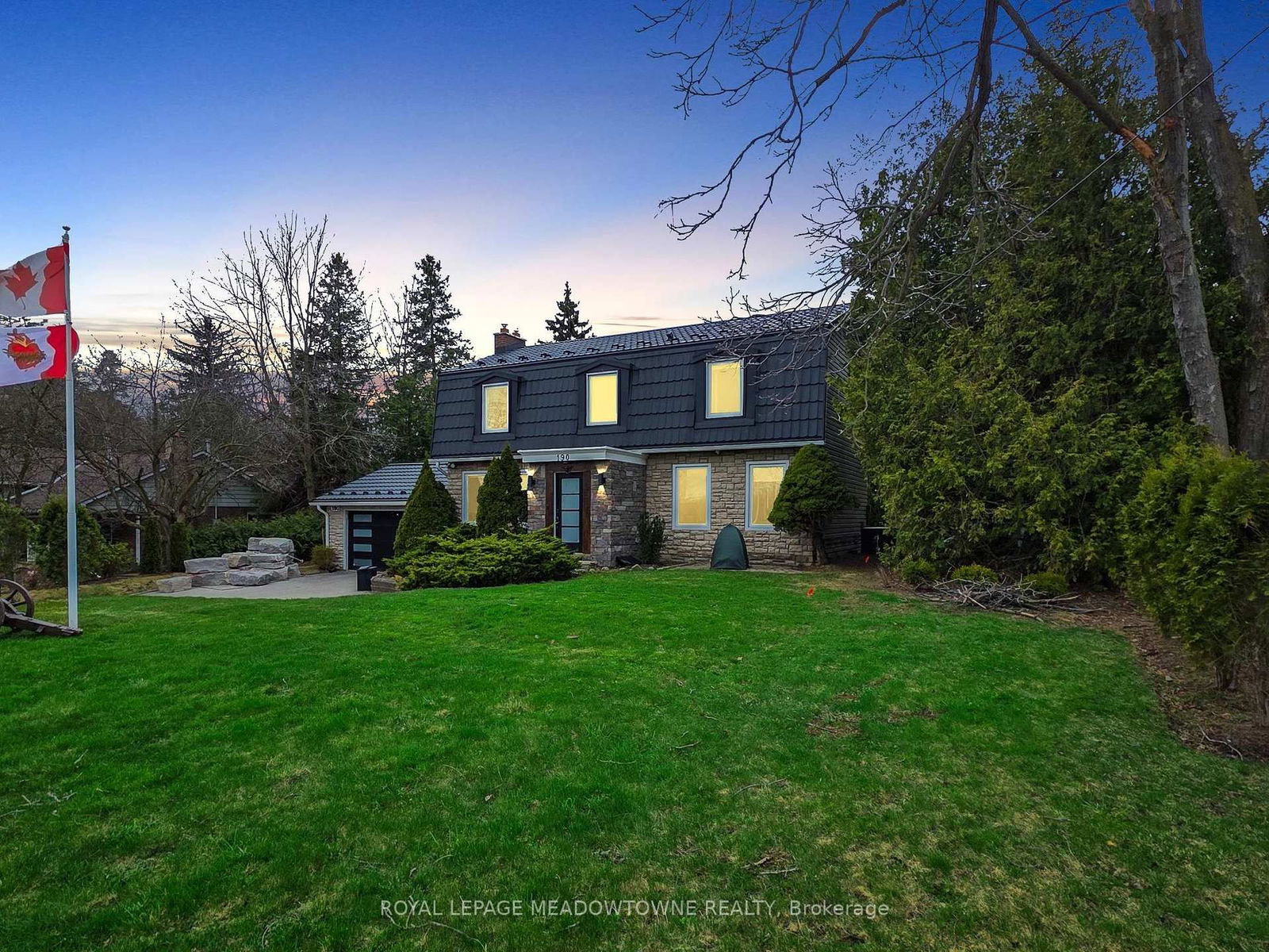 Detached House for sale at 190 Main Street, Halton Hills, Georgetown, L7G 3E9 - MLS: W12109608