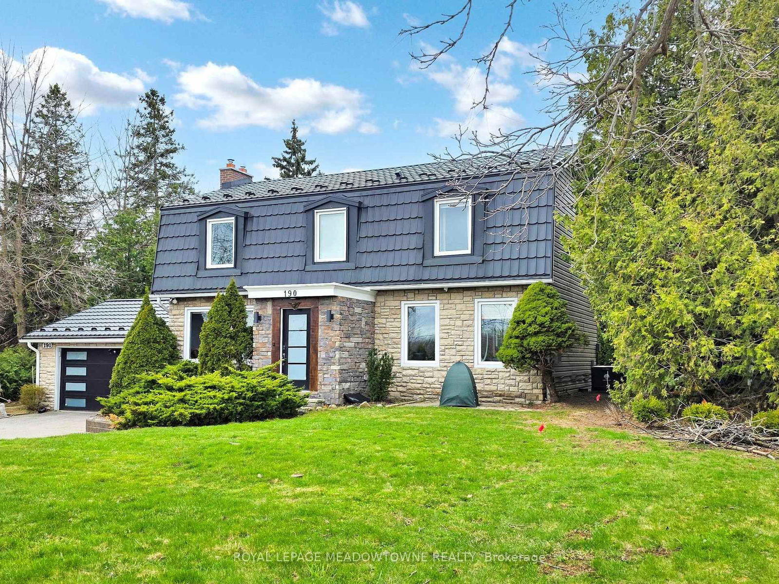 Detached House for sale at 190 Main Street, Halton Hills, Georgetown, L7G 3E9 - MLS: W12109608