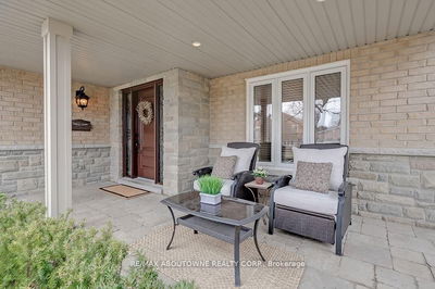 393 CLAREMONT Cres, Oakville - Ford image-0-1