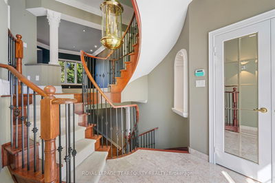 Unit 18 — 197 La Rose Ave, Toronto - Willowridge-Martingrove-Richview image-0-2