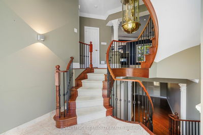 Unit 18 — 197 La Rose Ave, Toronto - Willowridge-Martingrove-Richview image-0-3
