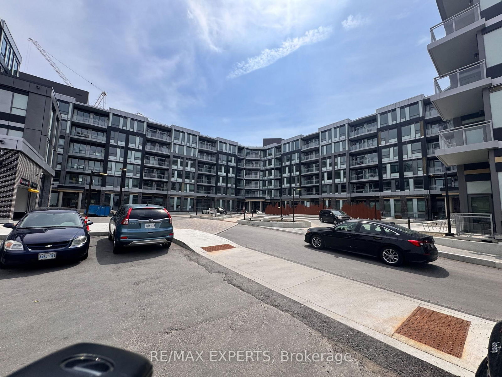 Condo leased at 304-2501 Saw Whet Boulevard, Oakville, GA Glen Abbey, L6M 5N2 - MLS: W12110016