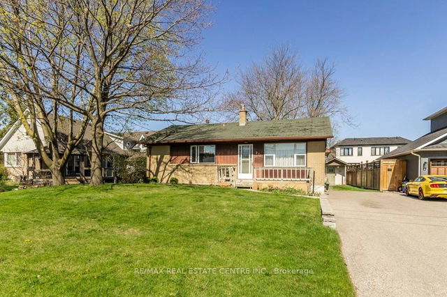 271 Elmwood Crescent