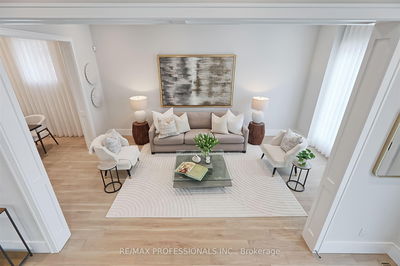 466 Prince Edward Dr, Toronto - Kingsway South image-0-4