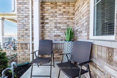 2568 Valleyridge Dr, Oakville - Bronte Creek image-0-3