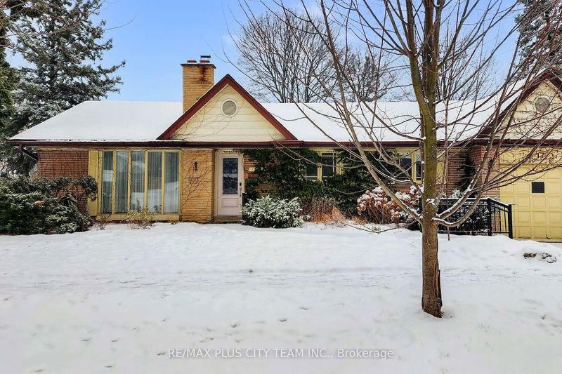 home for sale on 17 Hedges Boulevard
