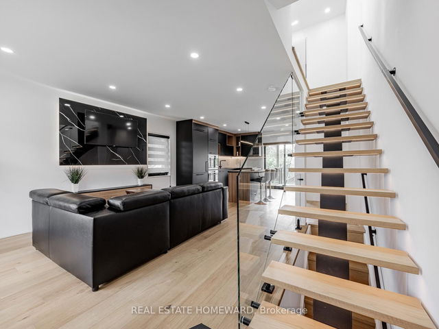 10 Juliana Court