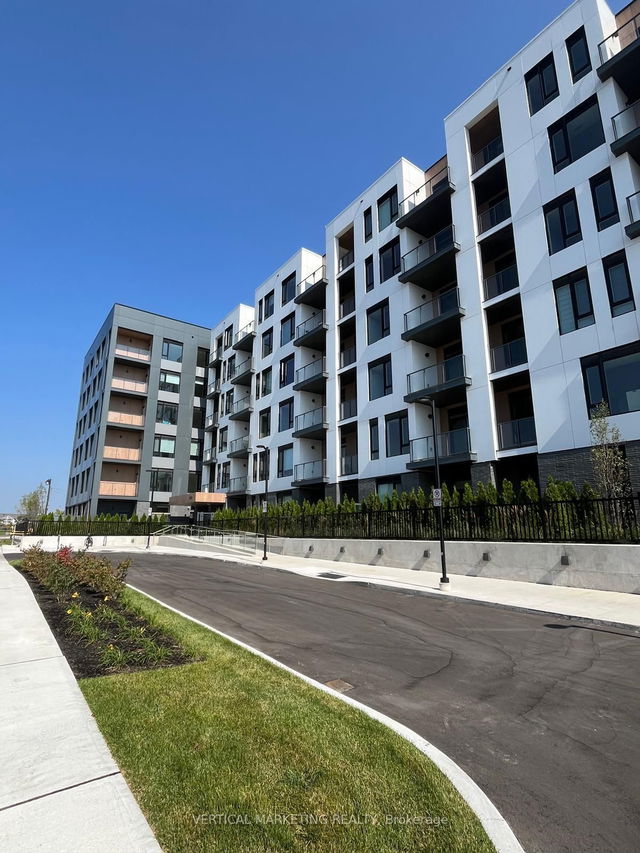 303 - 1440 Clarriage Court
