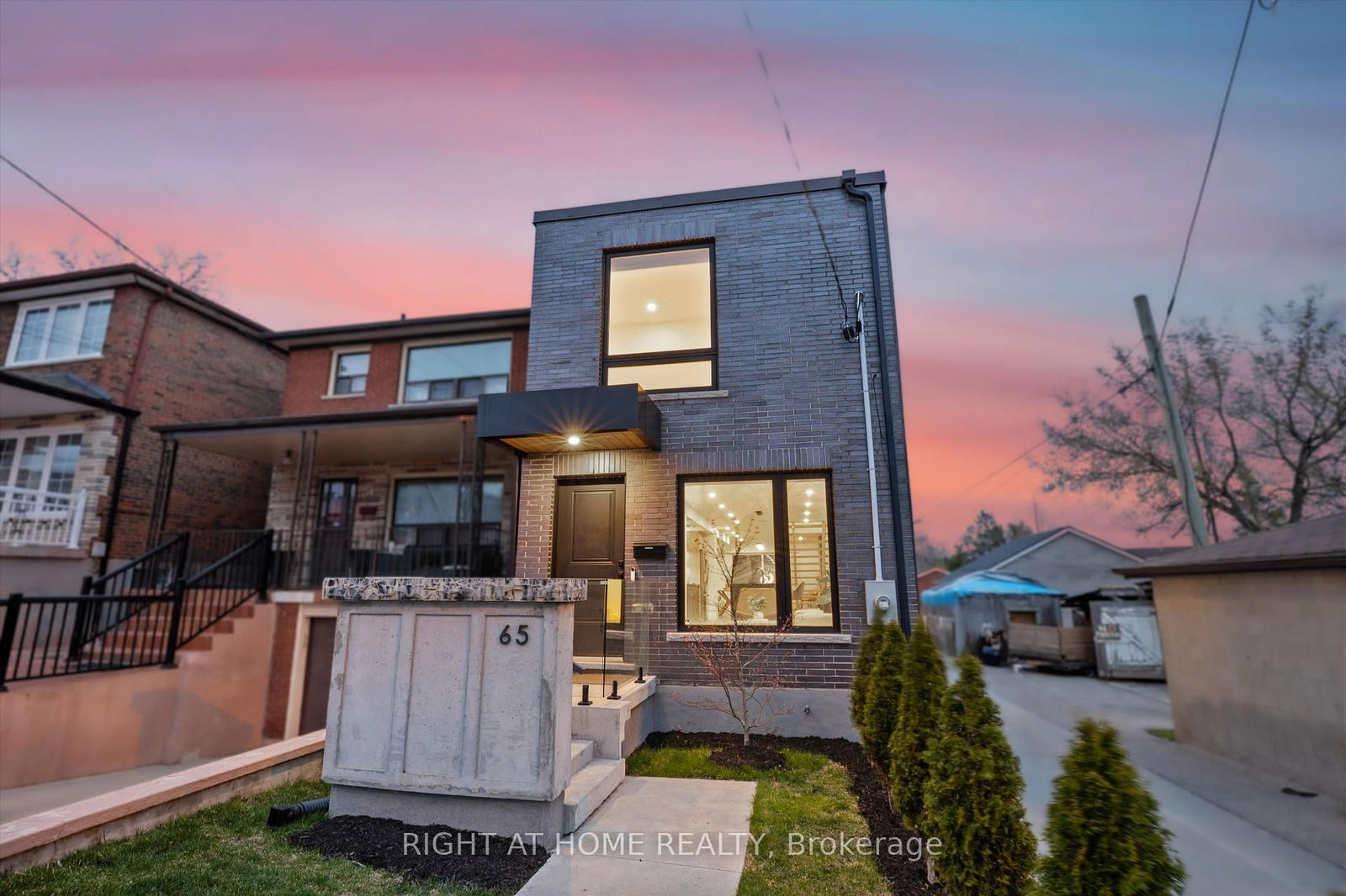 Detached House sold at 65 Aileen Avenue, Toronto, Keelesdale-Eglinton West, M6M 1E7 - MLS: W12110237