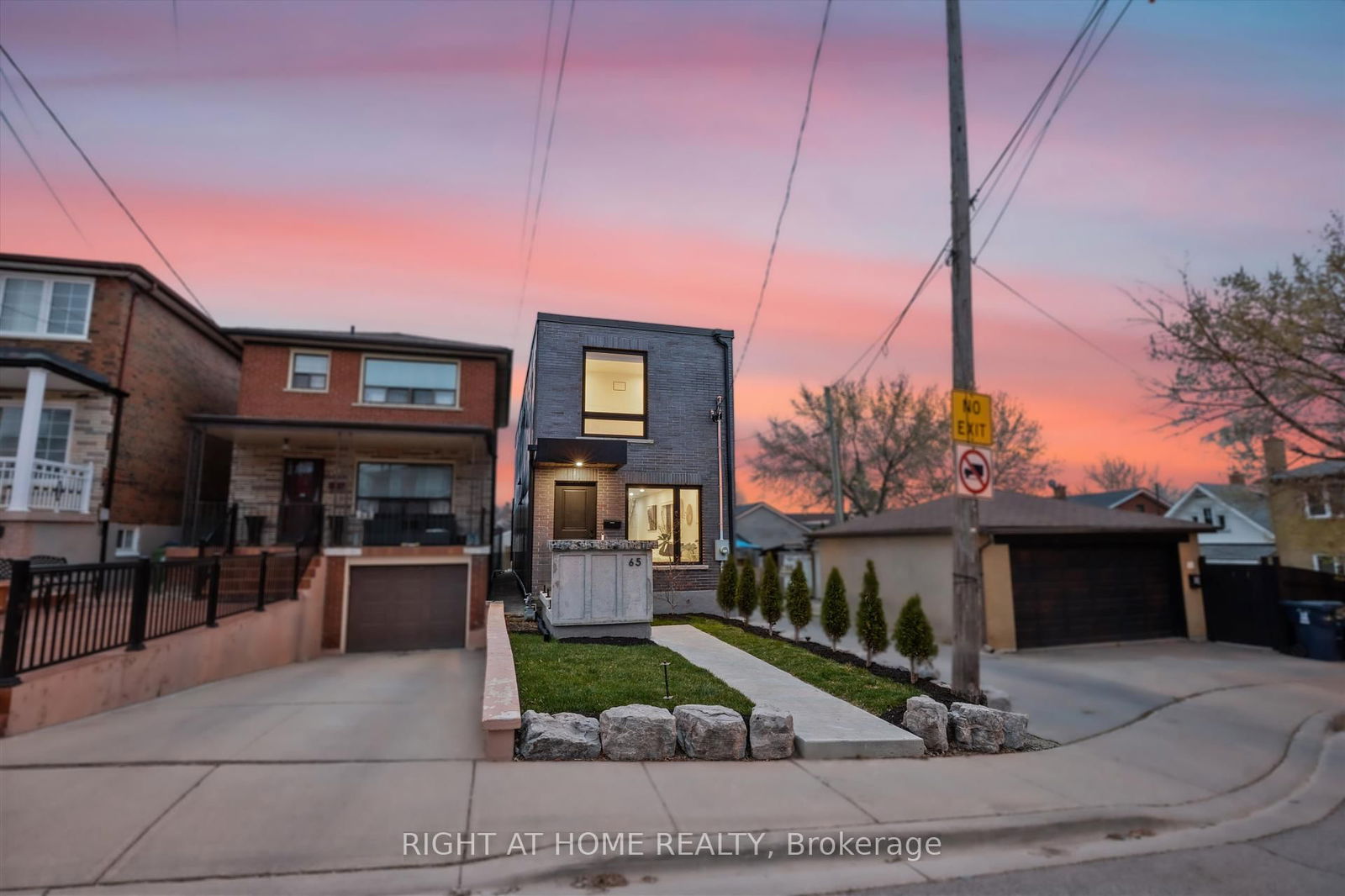 Detached House sold at 65 Aileen Avenue, Toronto, Keelesdale-Eglinton West, M6M 1E7 - MLS: W12110237