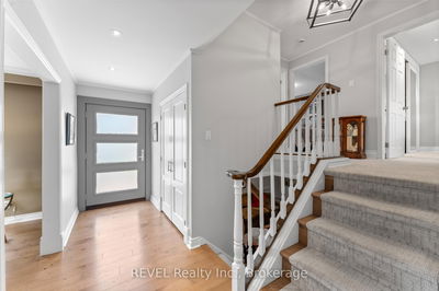 637 Thornwood Ave, Burlington - Roseland image-0-2