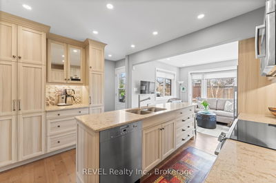 637 Thornwood Ave, Burlington - Roseland image-0-3