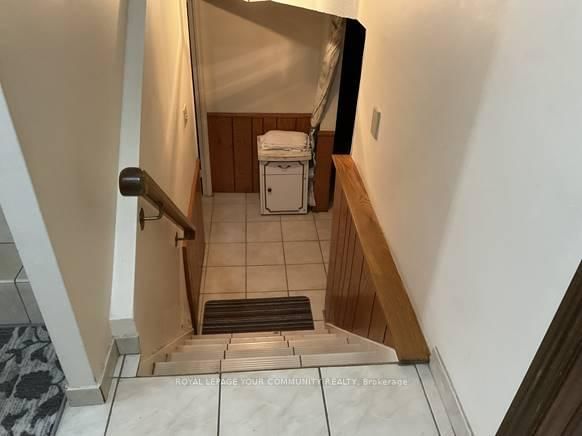 Detached House for lease at Lower-391 Glen Park Avenue, Toronto, Yorkdale-Glen Park, M6B 2E6 - MLS: W12110272