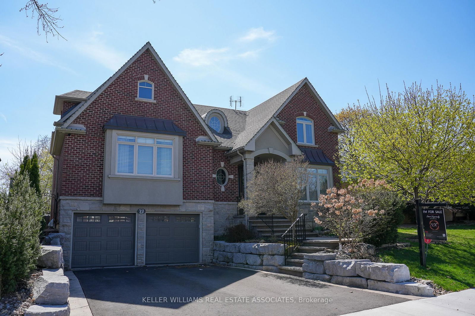 Detached House for sale at 22 Joymar Drive, Mississauga, Streetsville, L5M 1E9 - MLS: W12110293