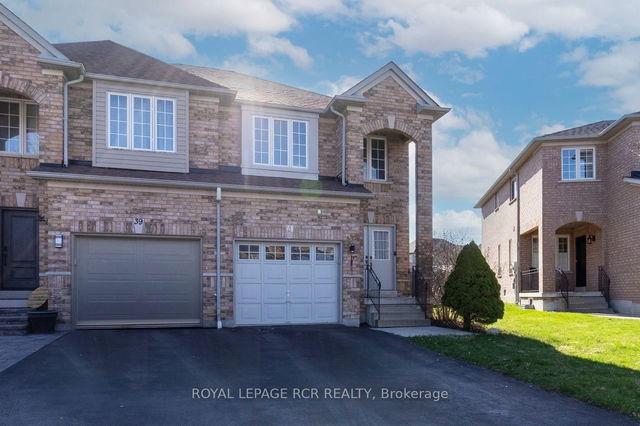 41 Ironhorse Crescent