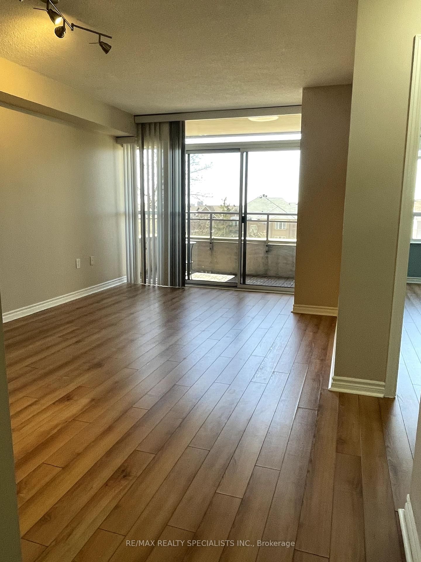 Condo for lease at 308-55 Strathaven Drive, Mississauga, Hurontario, L5R 4G9 - MLS: W12110590