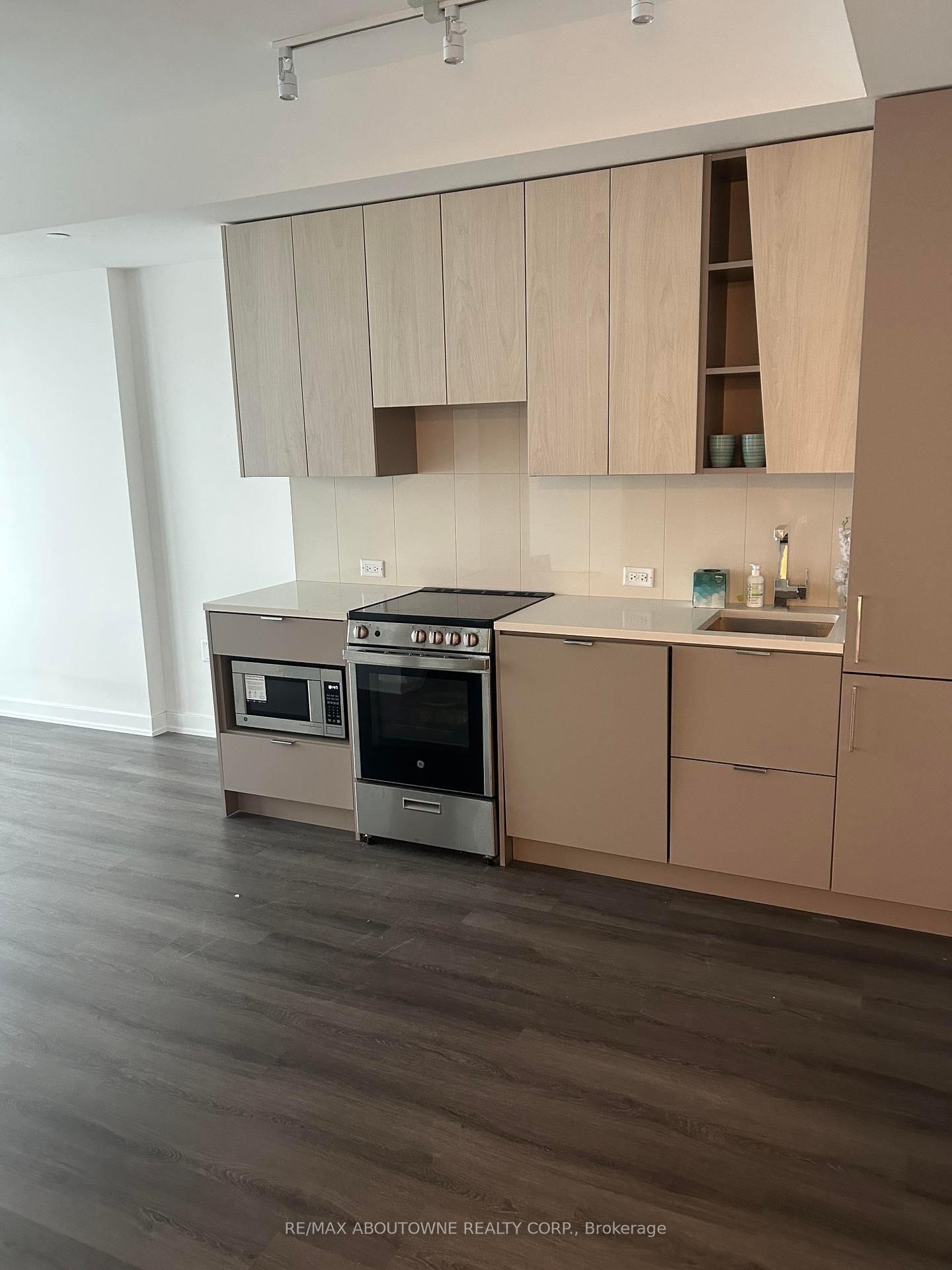 Condo for lease at 5406-3883 Quartz Road, Mississauga, City Centre, L5B 0M4 - MLS: W12110781
