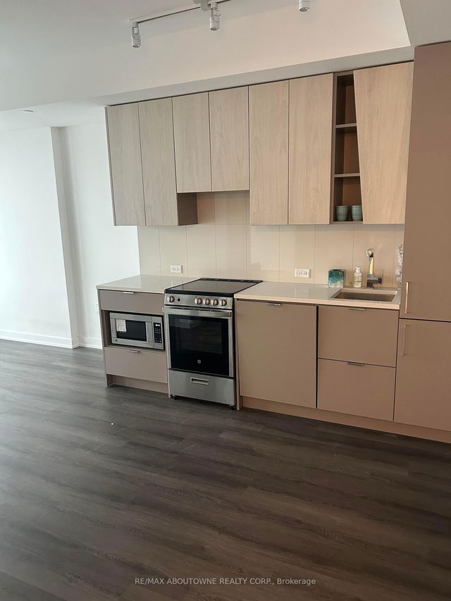 5406 - 3883 Quartz Road