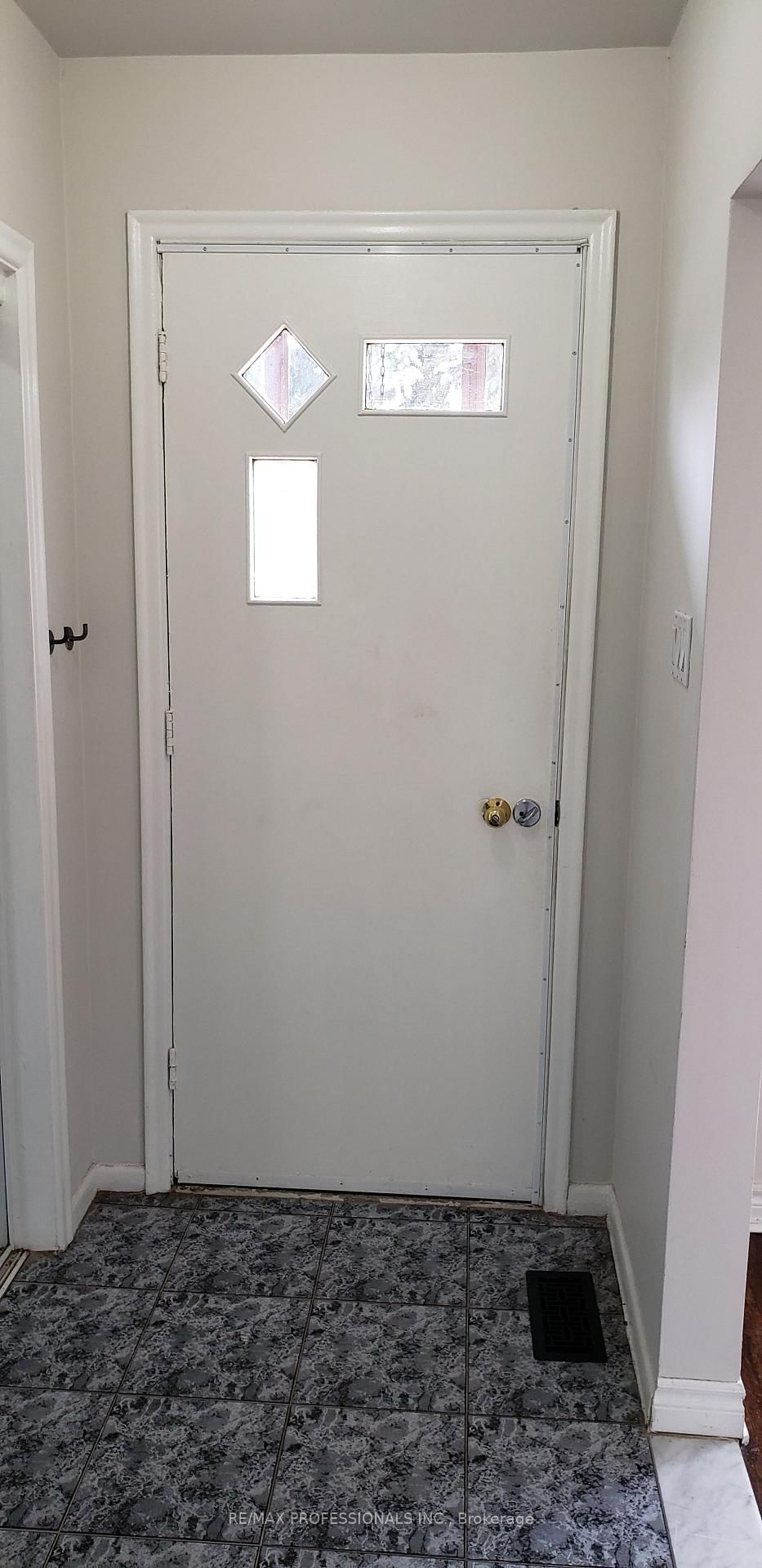 Detached House for lease at 11 Rangoon Road, Toronto, Eringate-Centennial-West Deane, M9C 4N5 - MLS: W12110960