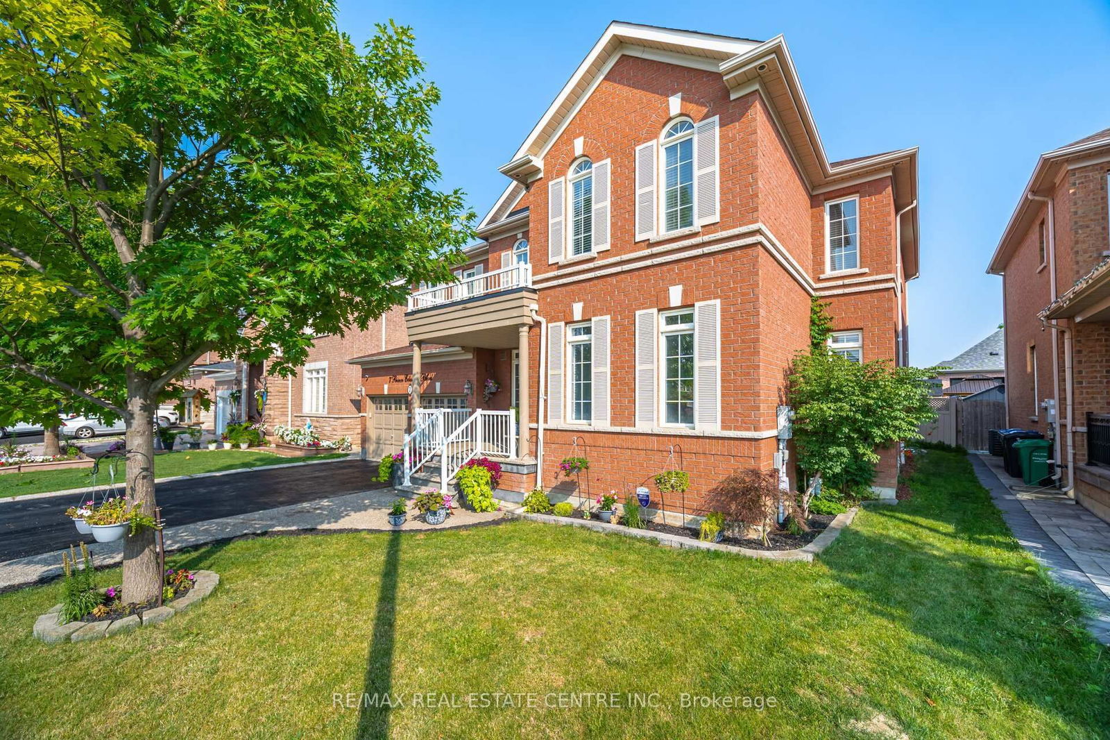 Detached House for sale at 7 Prince Edward Boulevard, Brampton, Bram East, L6P 2E1 - MLS: W12111004