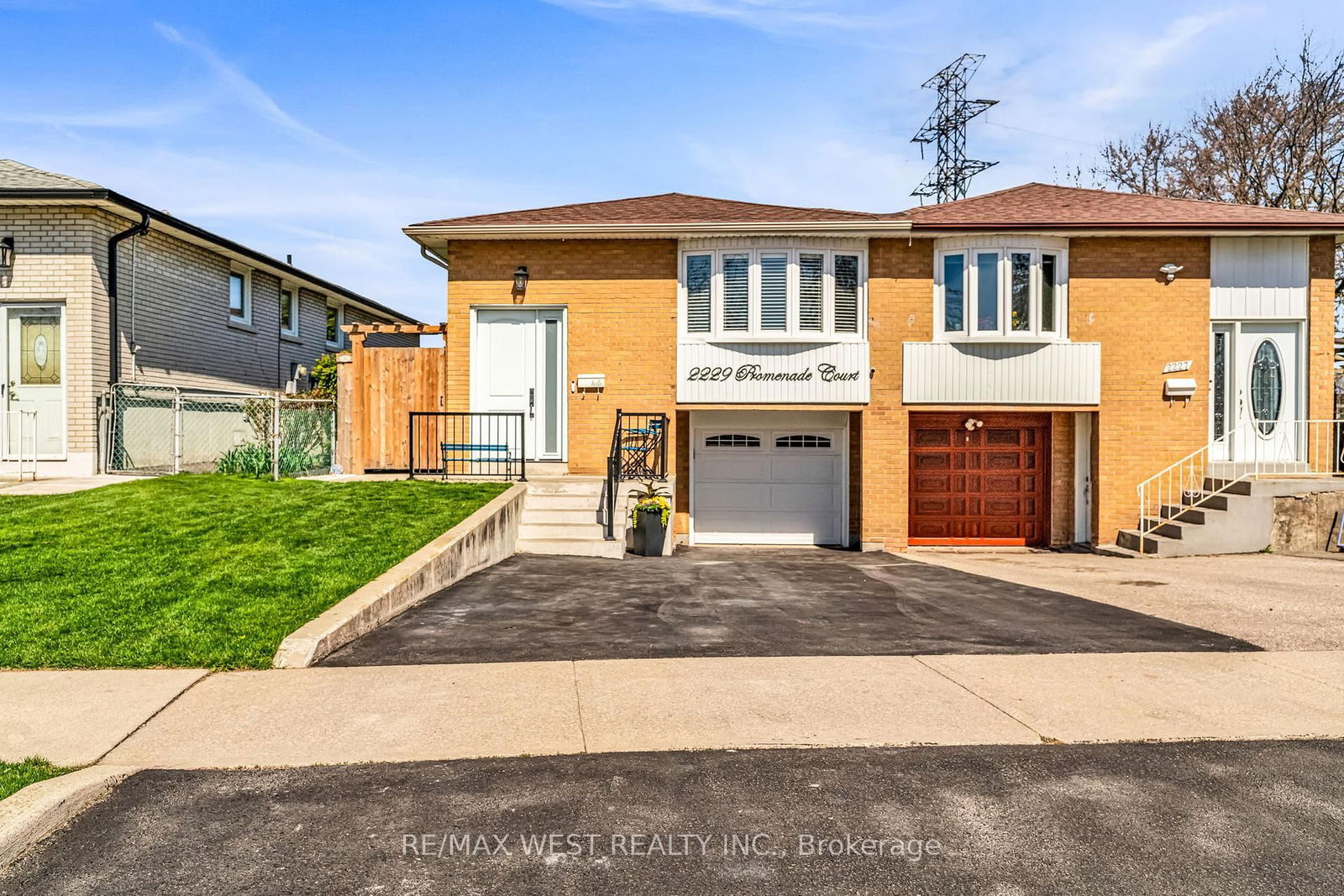 Semi-Detached House for sale at 2229 Promenade Court, Mississauga, Lakeview, L4Y 3W8 - MLS: W12111045