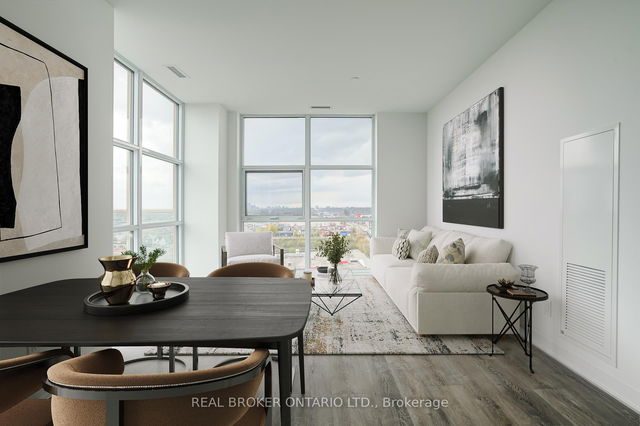 1105 - 1787 St Clair Avenue
