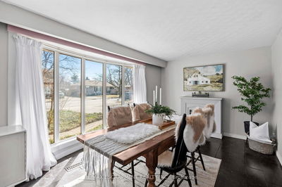 5373 Spruce Ave, Burlington - Appleby image-0-4