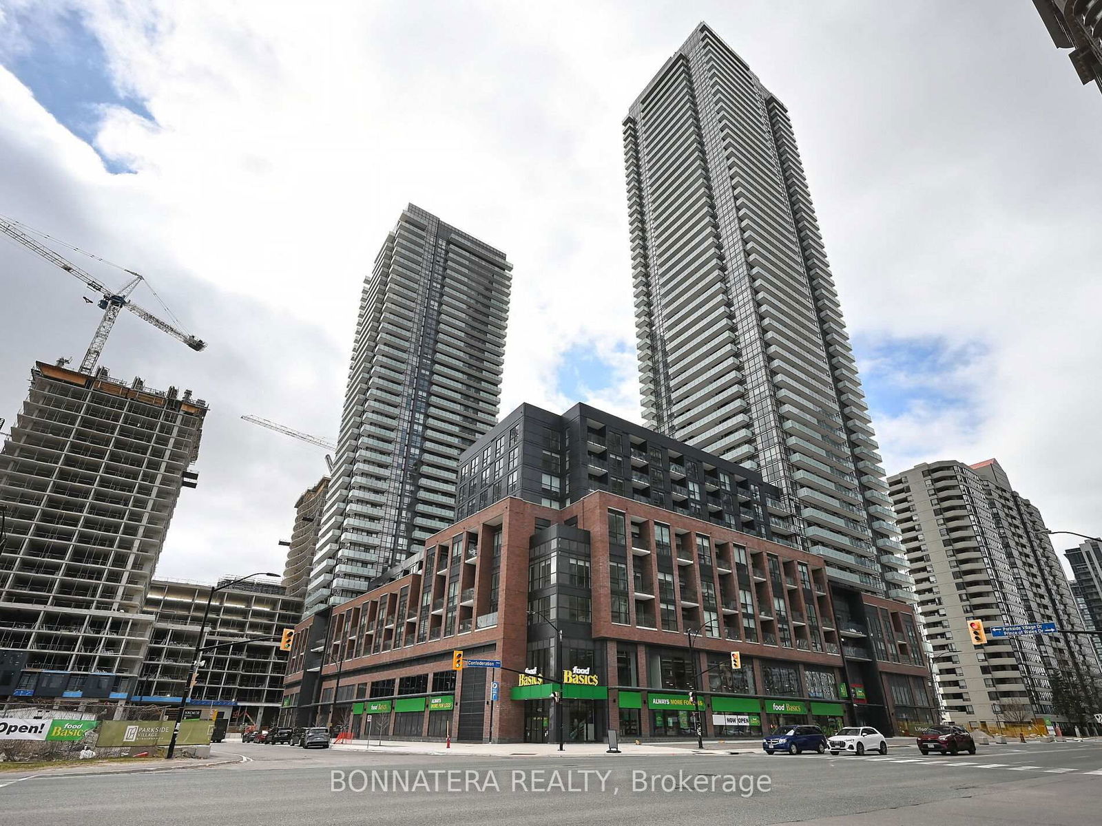 Condo for lease at 3301-430 Square One Drive, Mississauga, City Centre, L5B 0L6 - MLS: W12111157
