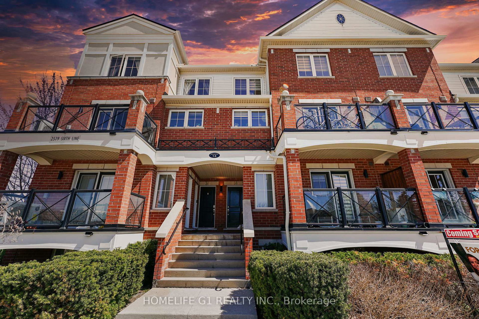 Townhouse sold at 4-2579 6th  Line N/A, Oakville, RO River Oaks, L6H 0H7 - MLS: W12111263