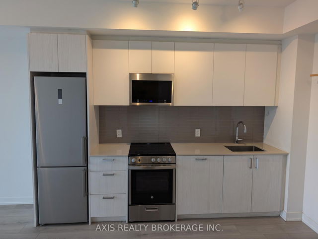 812 - 1787 St Clair Avenue
