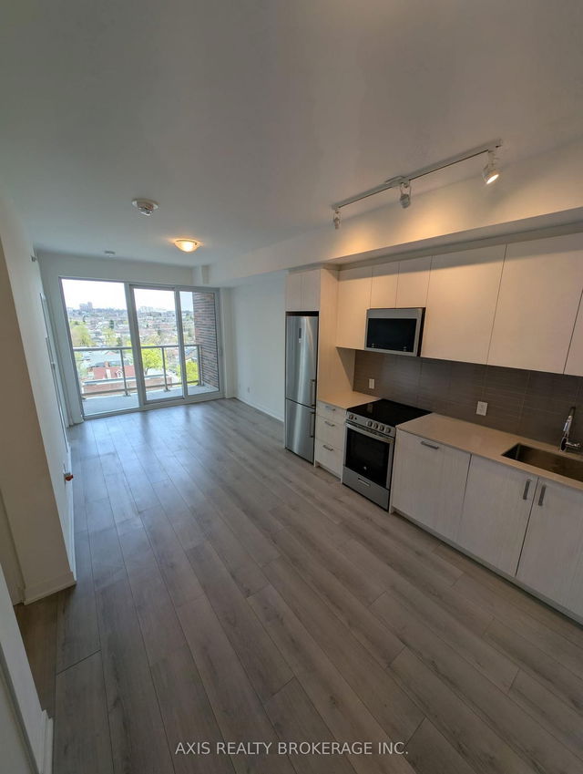 812 - 1787 St Clair Avenue