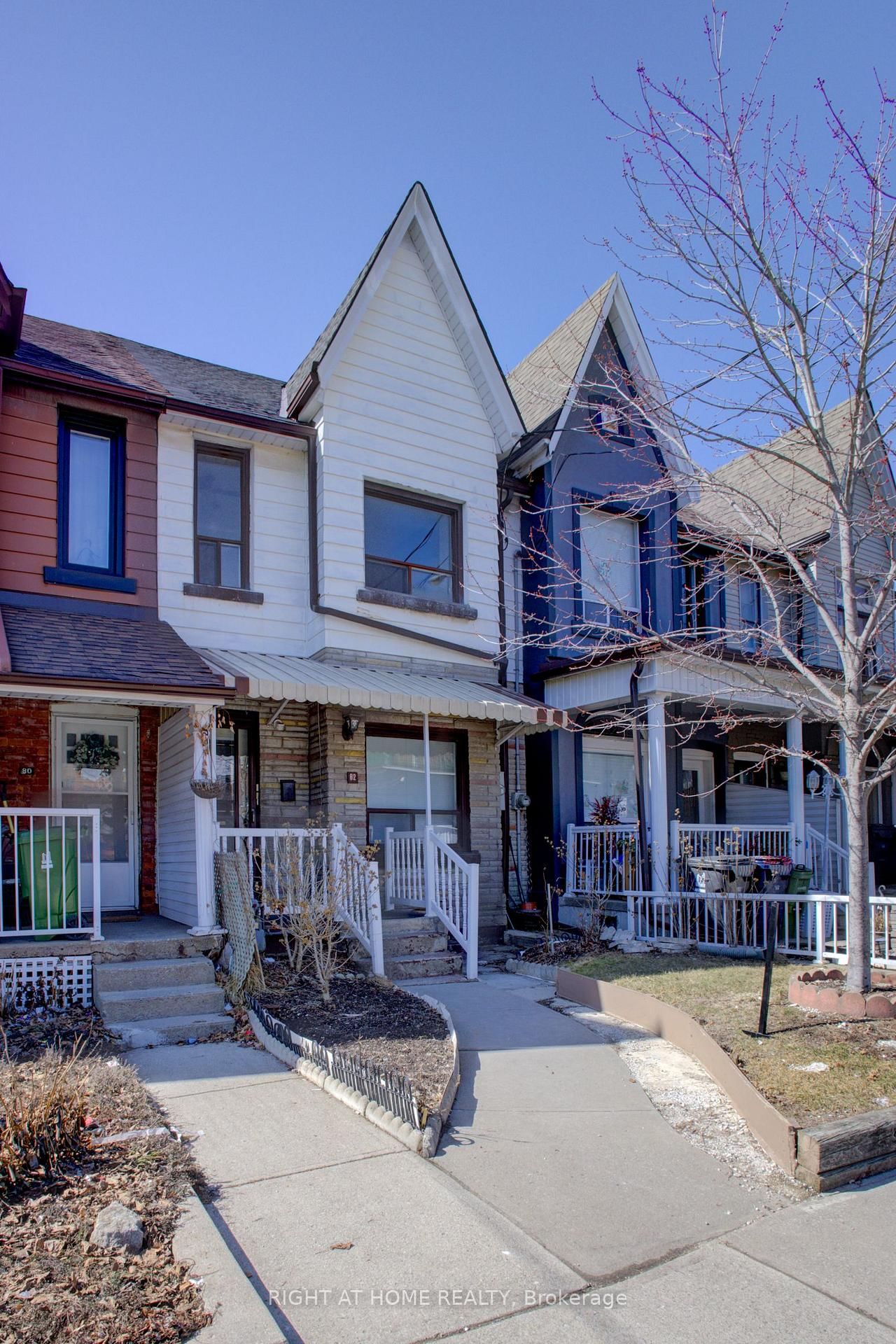 Townhouse for sale at 82 Uxbridge Avenue, Toronto, Weston-Pellam Park, M6N 2Y2 - MLS: W12111449