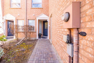Unit 38 — 2065 Sixth Line, Oakville - River Oaks image-0-3