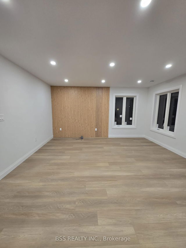 Unit 3 - 699 Royal York Road