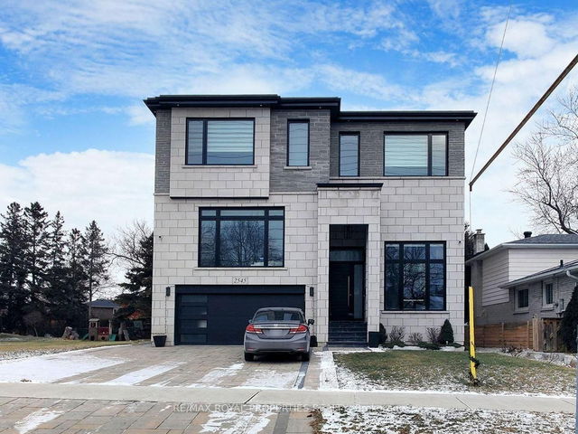 2545 Glengarry Road