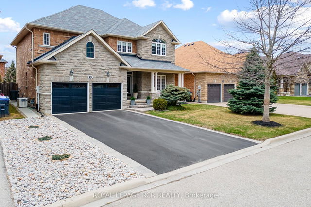 32 Borland Crescent
