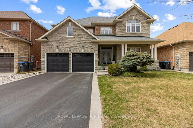32 Borland Crescent
